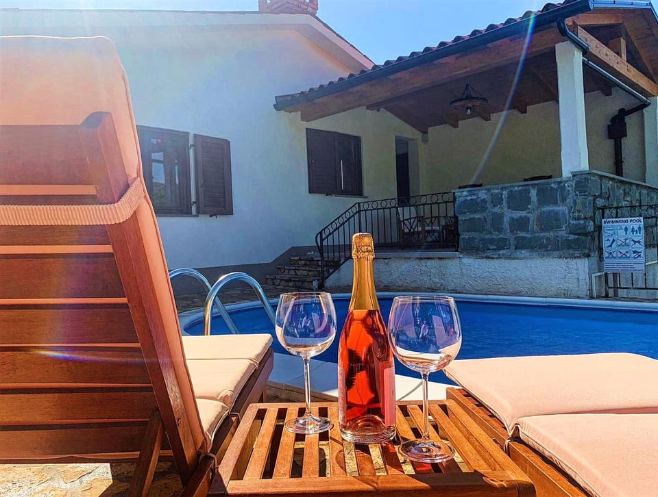 Garden, Balcony/Terrace, Seating area, Pool view, Swimming pool, Swimming pool, sunbed