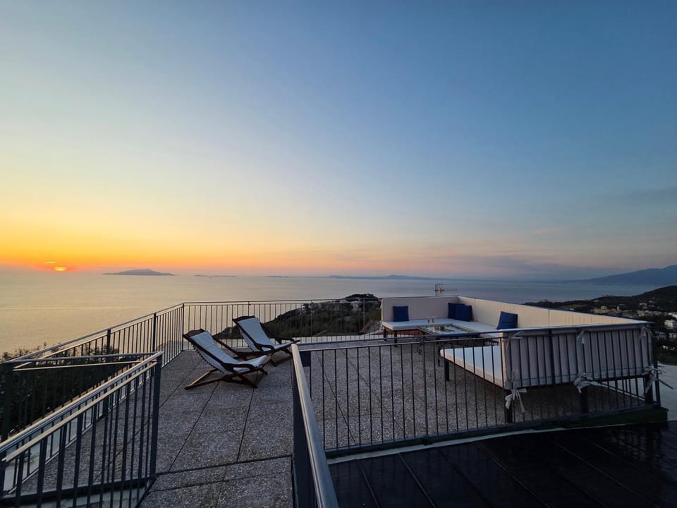 Natural landscape, View (from property/room), Balcony/Terrace, Sea view, Sunset, sunbed