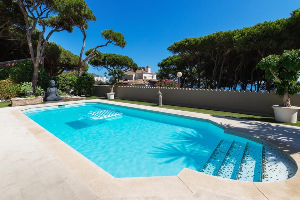 Villa in Puerto Cabopino House in Sitio de Calahonda