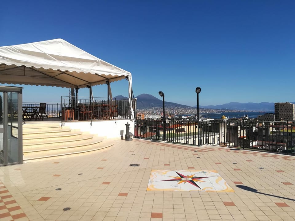 Balcony/Terrace, City view, Landmark view, Mountain view, Sea view