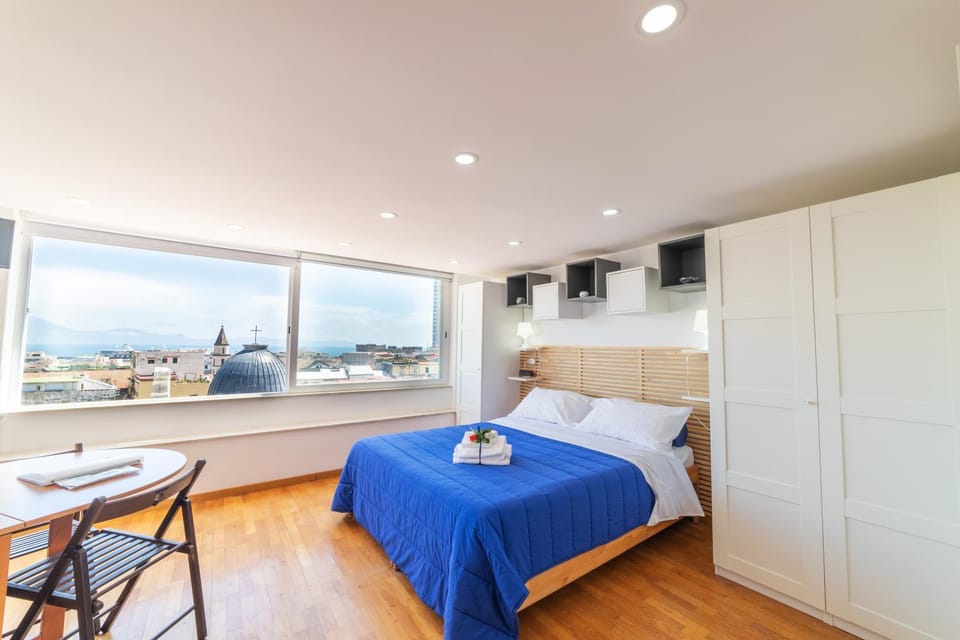 View (from property/room), Bedroom, City view, Sea view