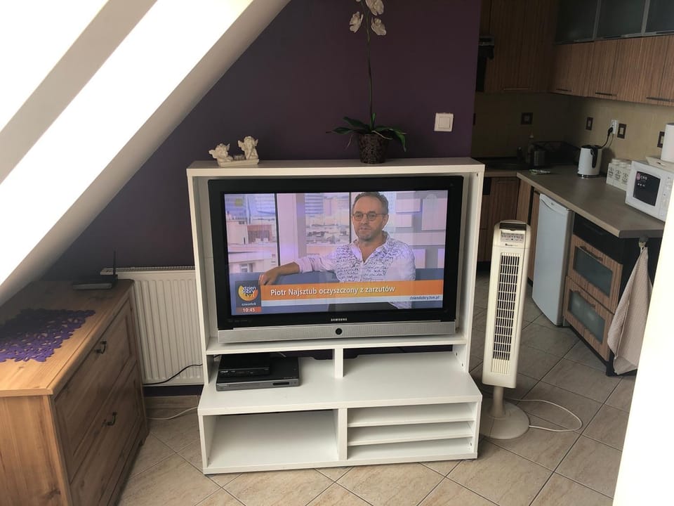 TV and multimedia, Photo of the whole room
