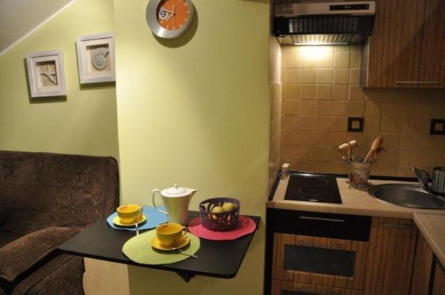 Coffee/tea facilities, Kitchen or kitchenette, Dining area
