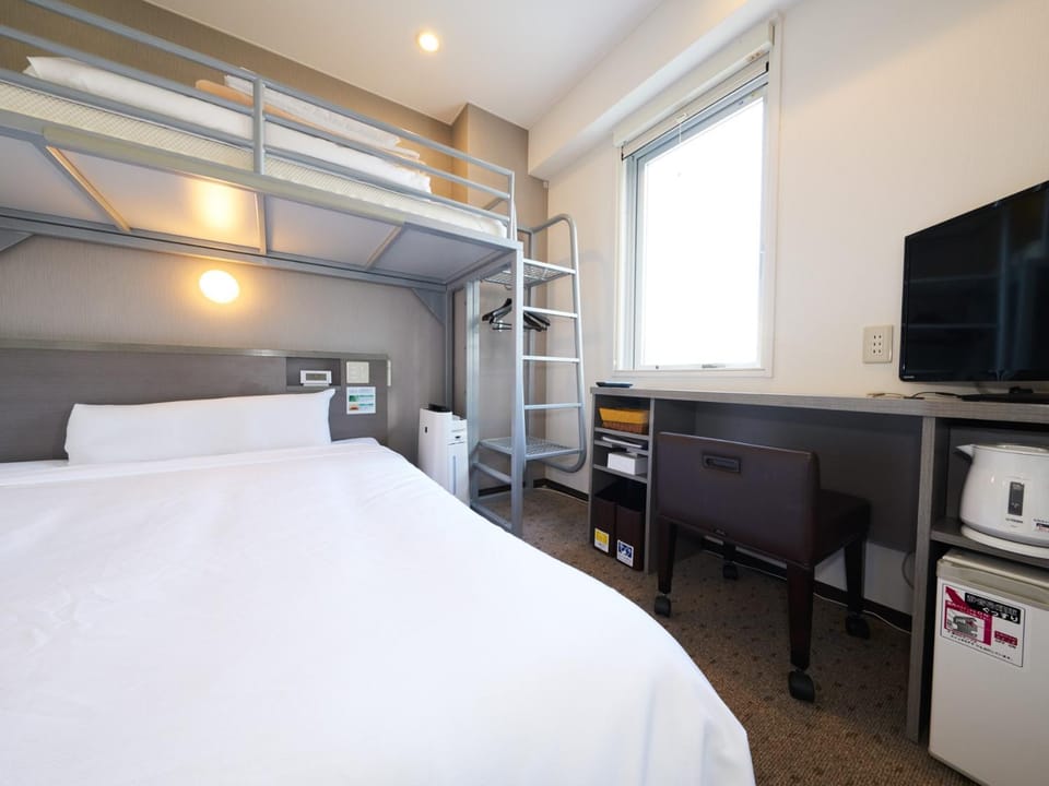 Bed, Photo of the whole room, Bedroom, bunk bed