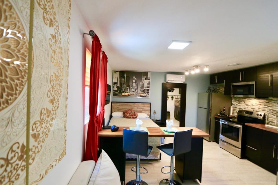 Kitchen or kitchenette, Living room, Photo of the whole room, Seating area, Dining area, Communal kitchen