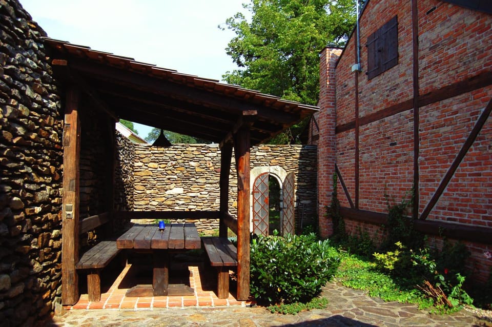BBQ facilities, Garden, Seating area