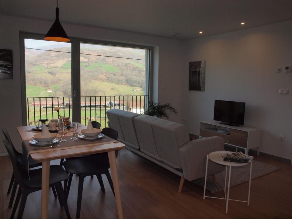 Living room, Dining area