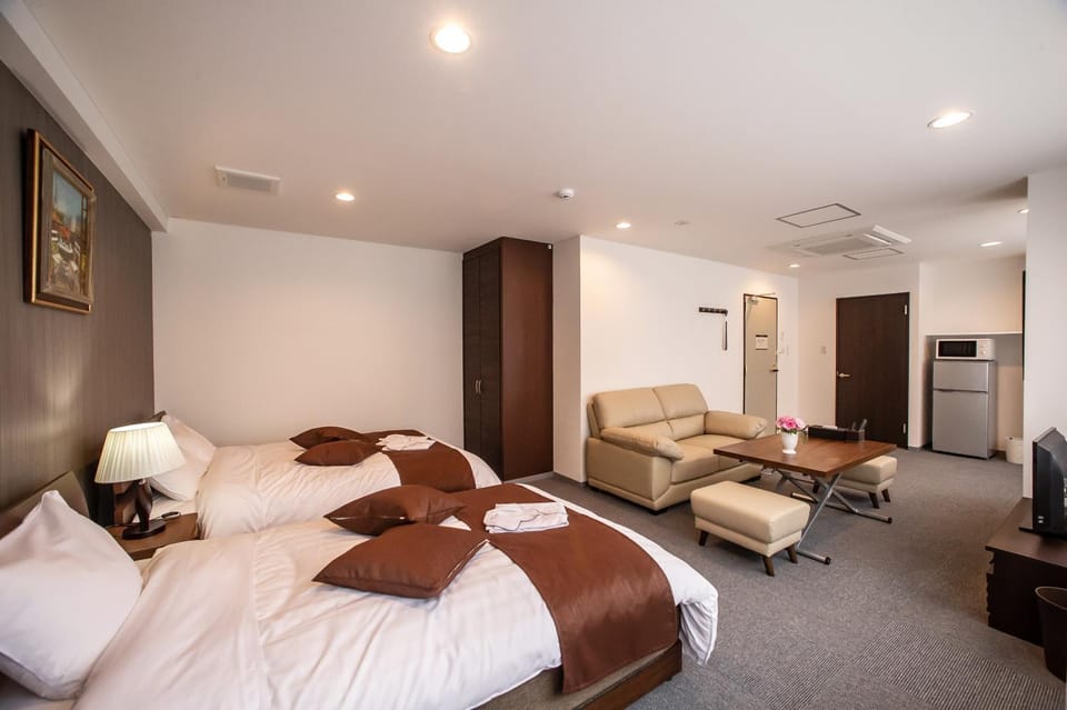 Bed, Living room, Photo of the whole room, Bedroom