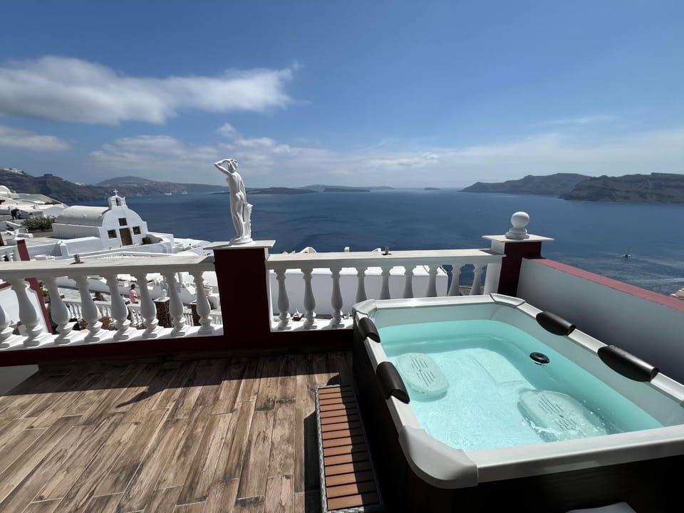 Hot Tub, View (from property/room), Balcony/Terrace