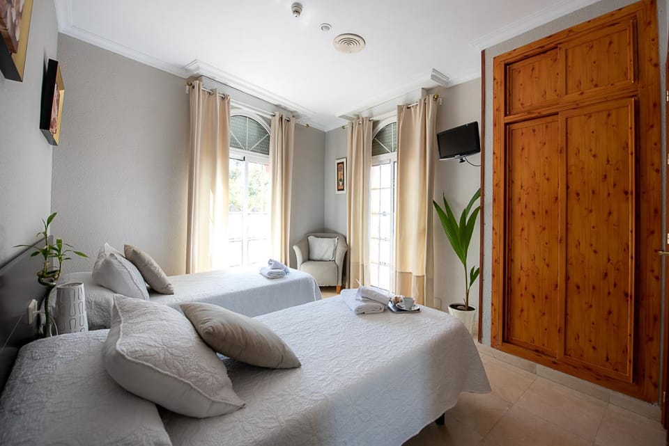 Bed, Balcony/Terrace, Photo of the whole room, Bedroom