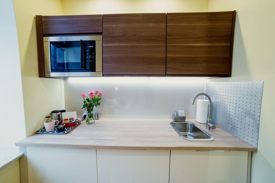 Coffee/tea facilities, Kitchen or kitchenette, Food