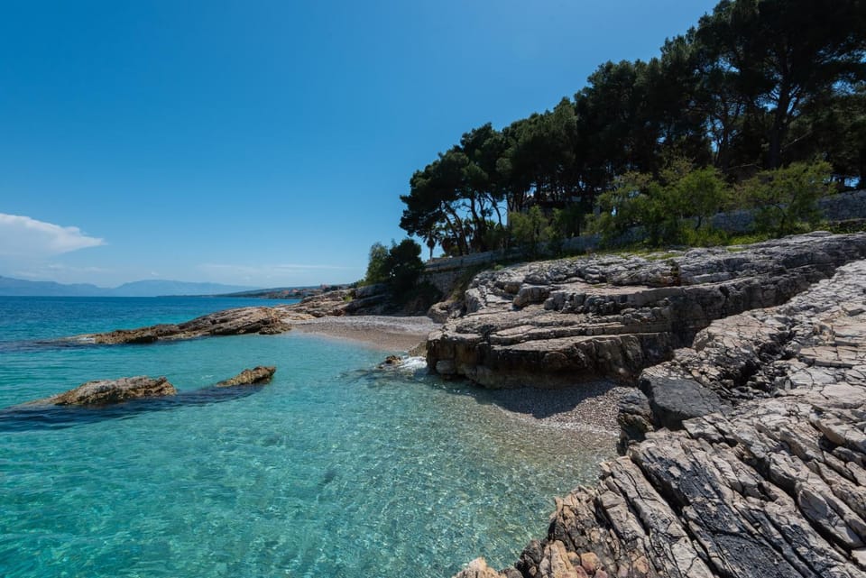 APARTMENTS BRUNO 1&2 - two-room penthouse apartments - wonderful panoramic view of the sea - the best location, first row to the beach - 10 minutes from Supetar ferry port - free secured parking - facilities nearby Apartment in Split-Dalmatia County
