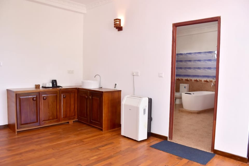 Hotel Nadee Hotel in Western Province