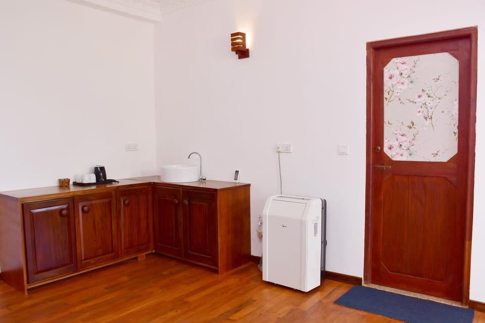 Hotel Nadee Hotel in Western Province