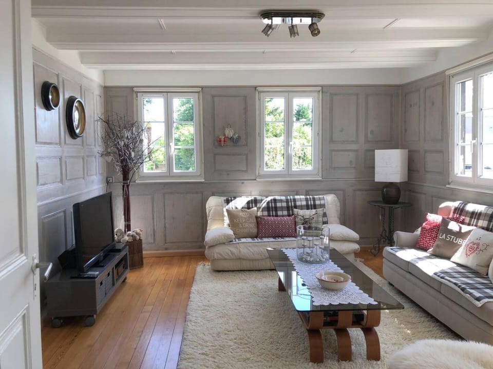 Communal lounge/ TV room, Living room
