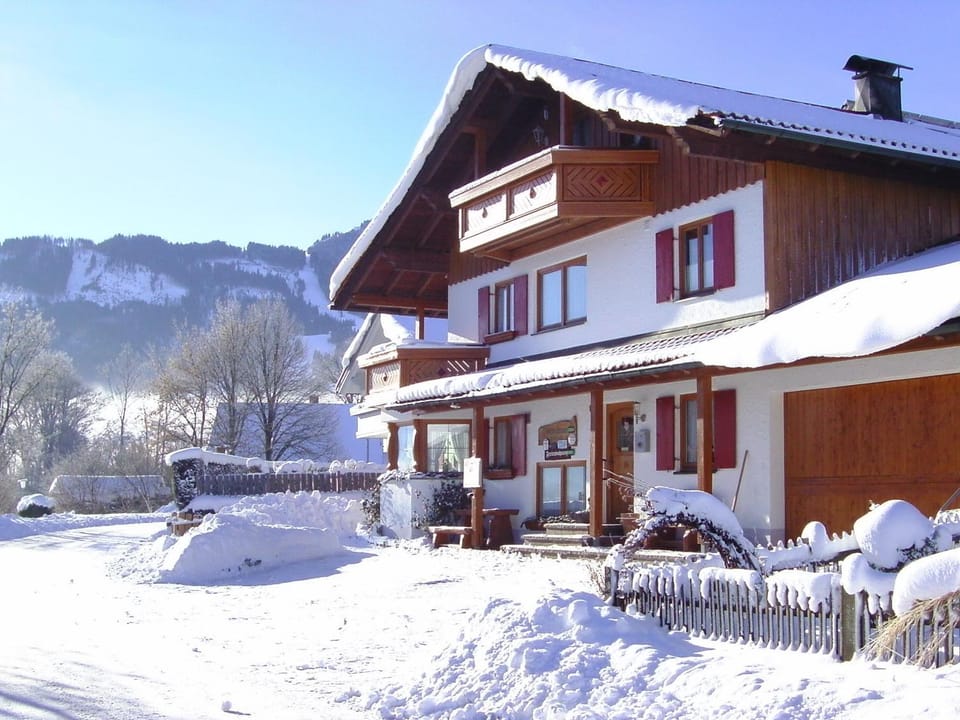 Property building, Day, Natural landscape, Winter, Mountain view