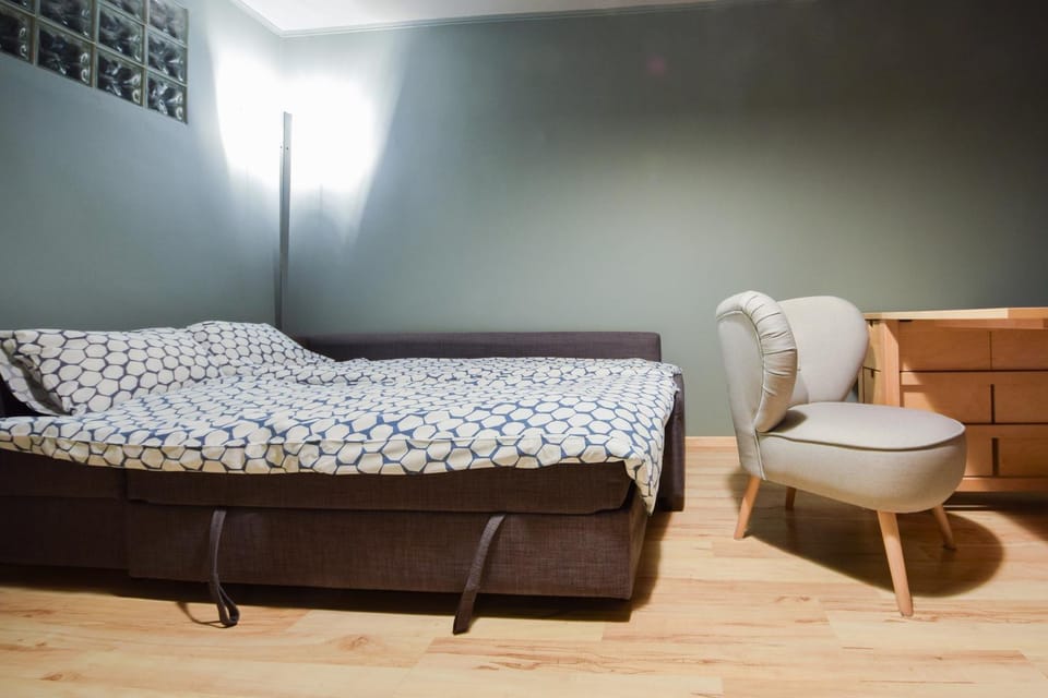 Bed, Living room