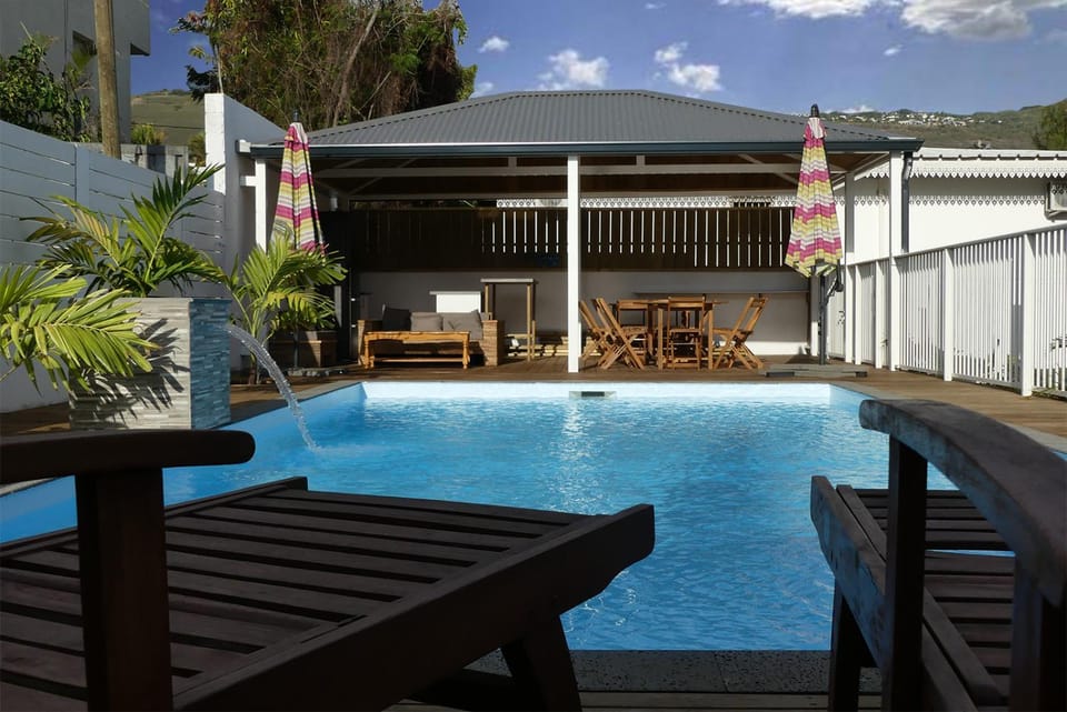 Property building, Swimming pool, Swimming pool