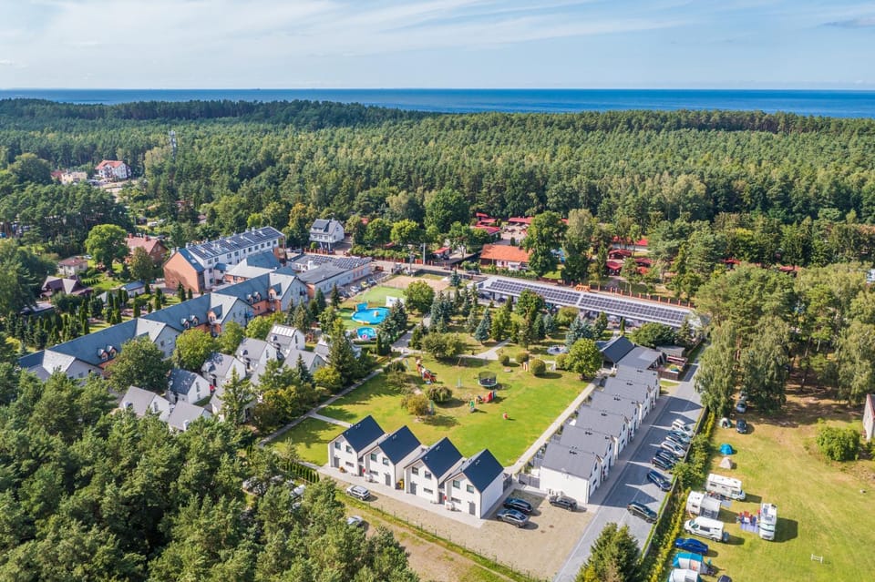 Property building, Bird's eye view, View (from property/room), Swimming pool