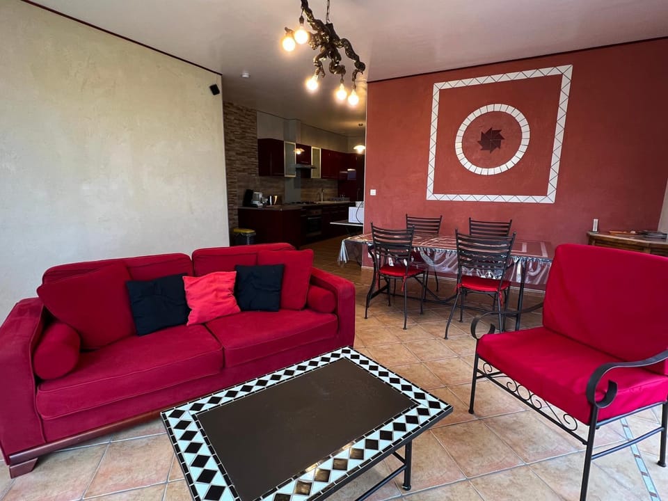 Living room, Dining area