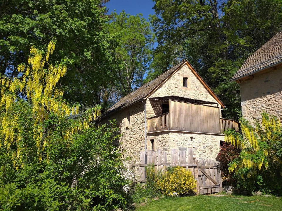 Facade/entrance, Spring, On site, Garden view, Garden view