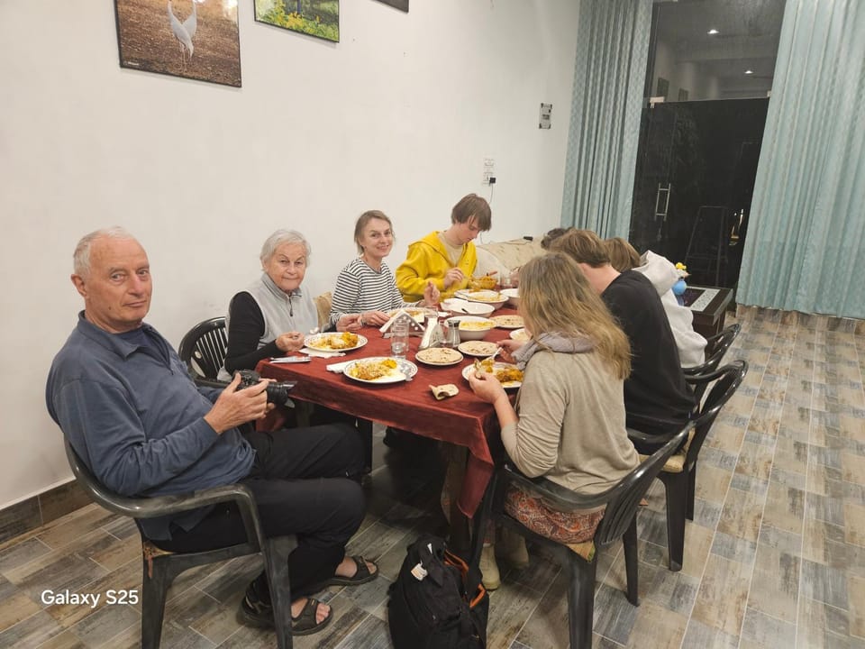 Falcon guest house Bed and Breakfast in Uttar Pradesh