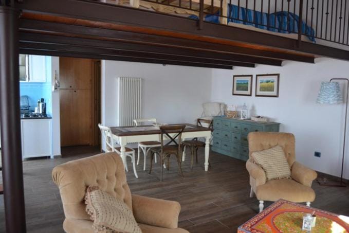 Communal lounge/ TV room, Dining area