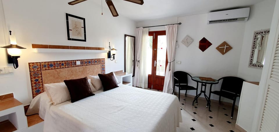 Living room, Bedroom
