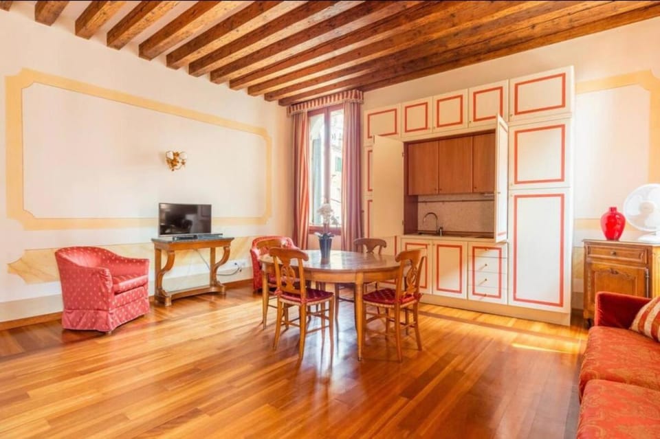 Living room, Dining area