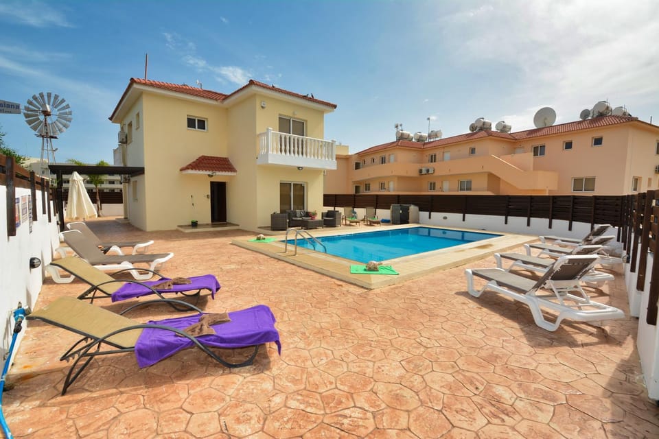 Property building, Swimming pool