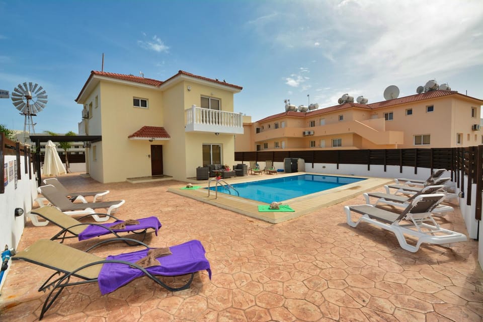 Property building, Swimming pool