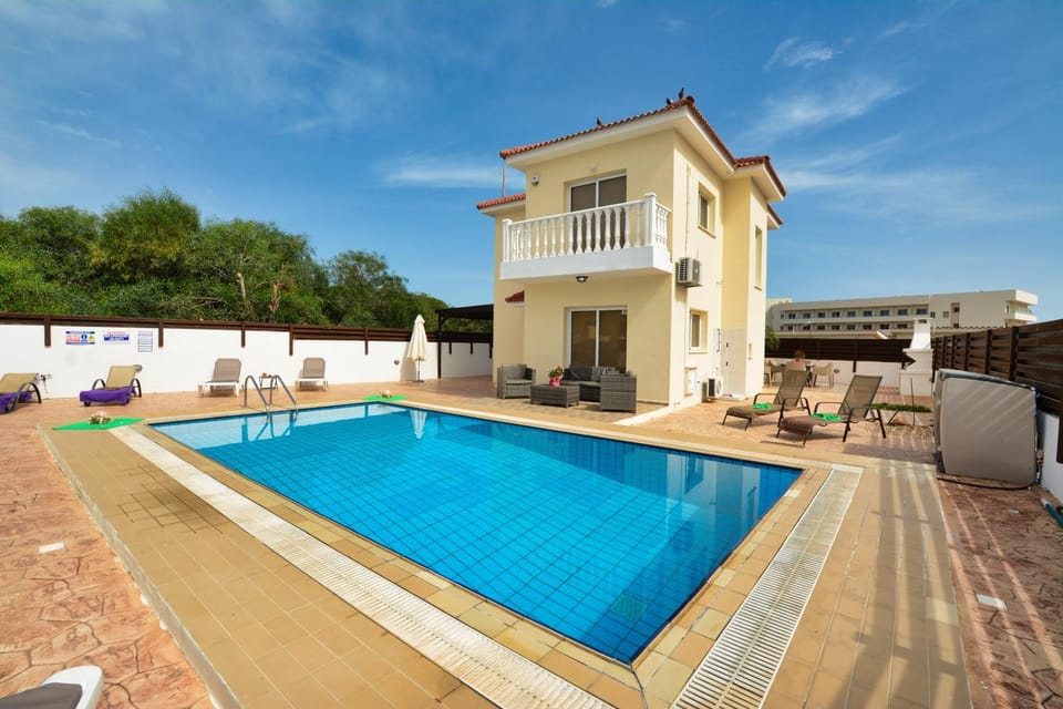 Property building, Swimming pool