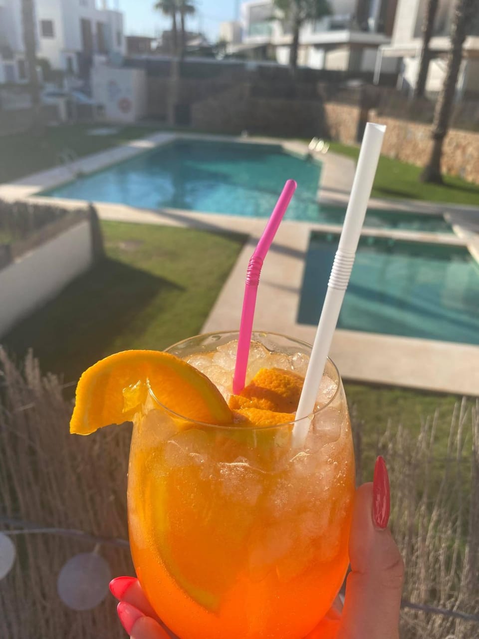 Swimming pool, Drinks, Alcoholic drinks