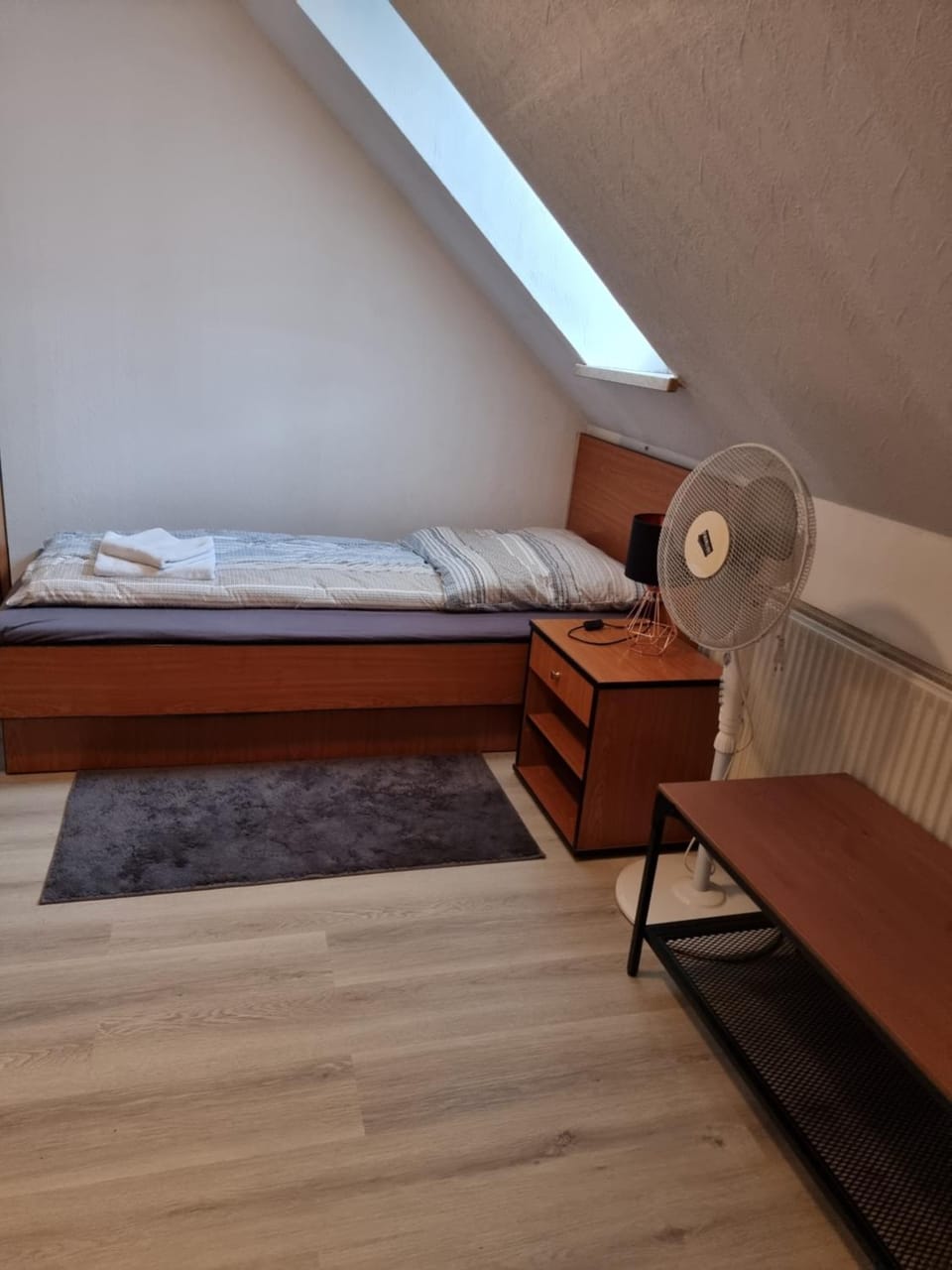 Bed, Bedroom, fireplace