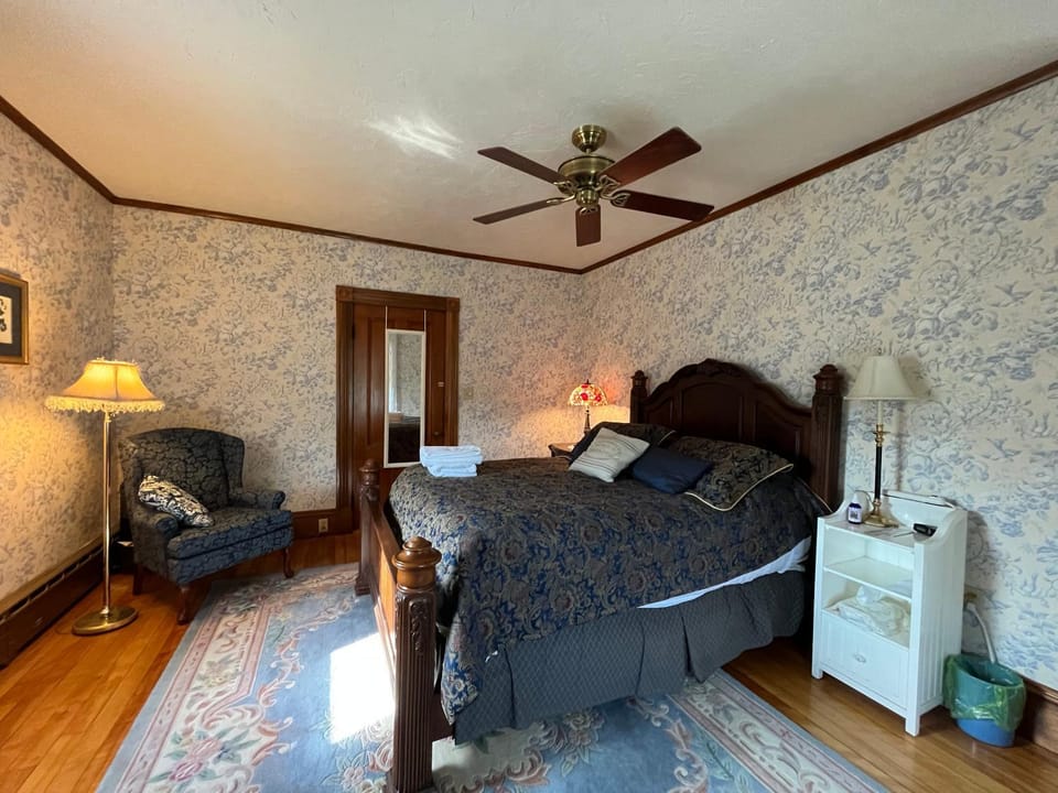 Photo of the whole room