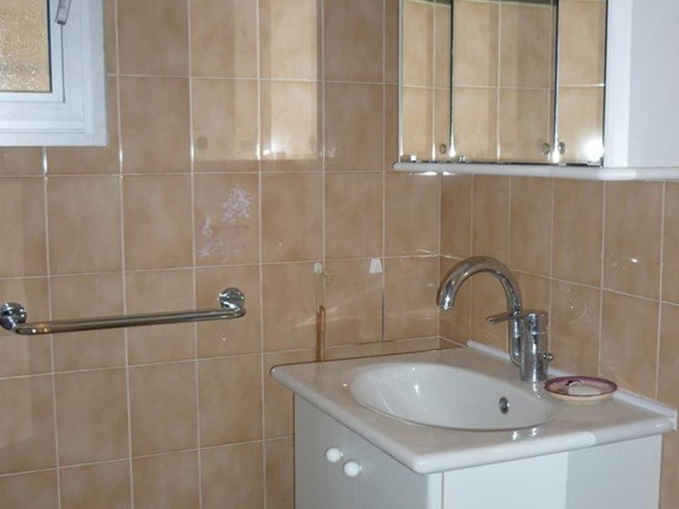 Bel Apt T2 Climatisé 40 m² avec Terrasse, Proche Plages, Garage, Cavalaire-sur-Mer - FR-1-100-123 Apartment in Cavalaire-sur-Mer