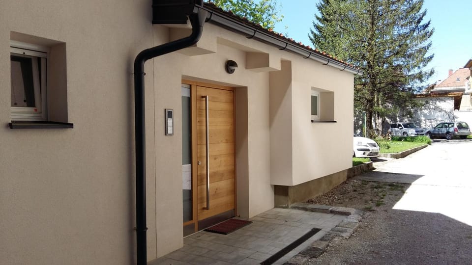 Facade/entrance
