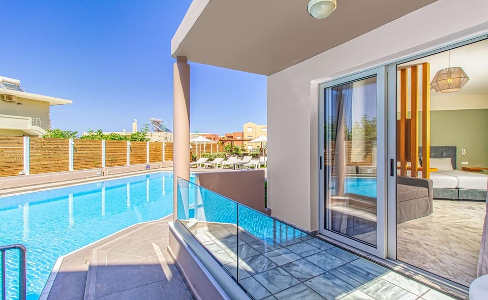Garden, Coffee/tea facilities, Balcony/Terrace, Living room, Seating area, Dining area, Bedroom, Pool view, Swimming pool, Swimming pool