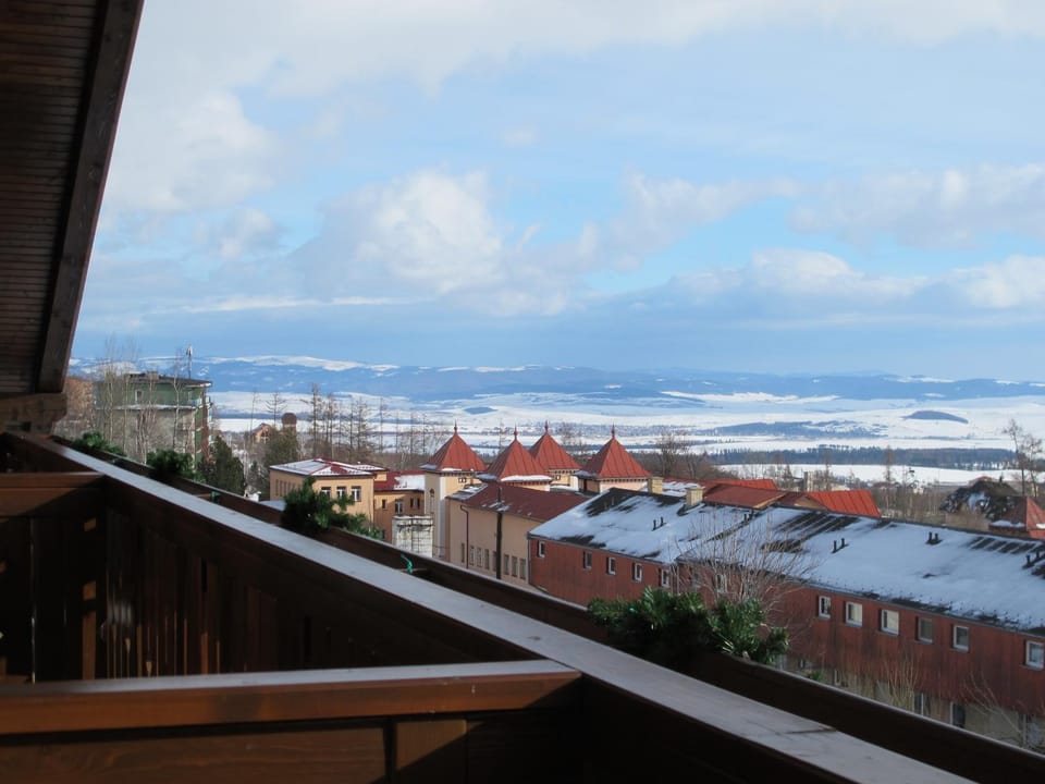 Balcony/Terrace, Mountain view