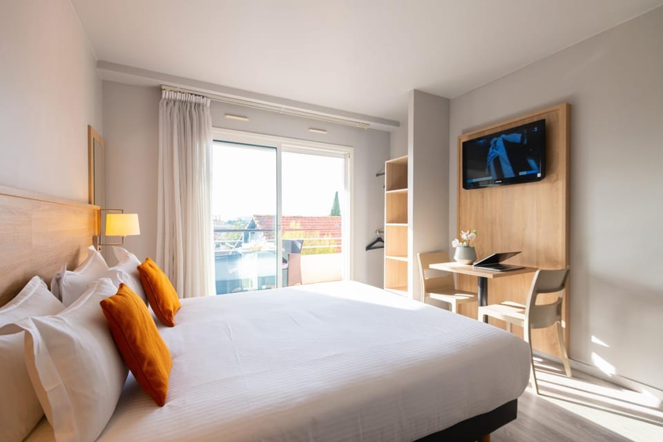 TV and multimedia, Bedroom