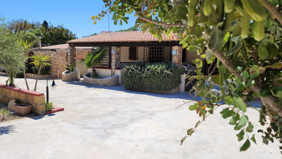 Mamalù Deluxe Apartment in Sicily