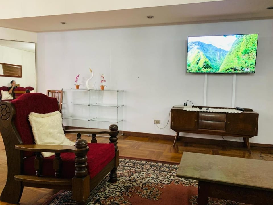 Communal lounge/ TV room