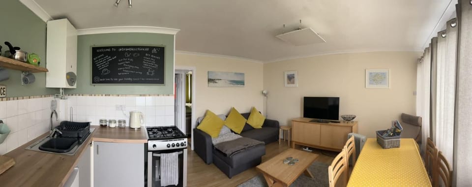 Brambles chine Chalet in Freshwater