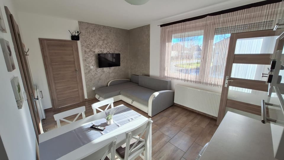 Living room, Photo of the whole room