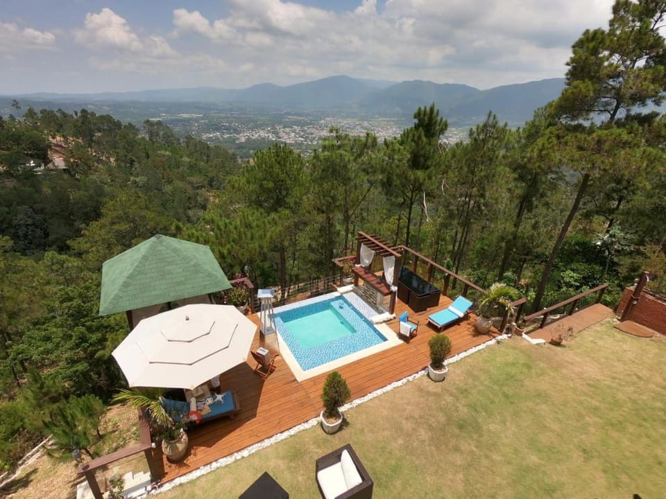 Patio, Solarium, Swimming pool
