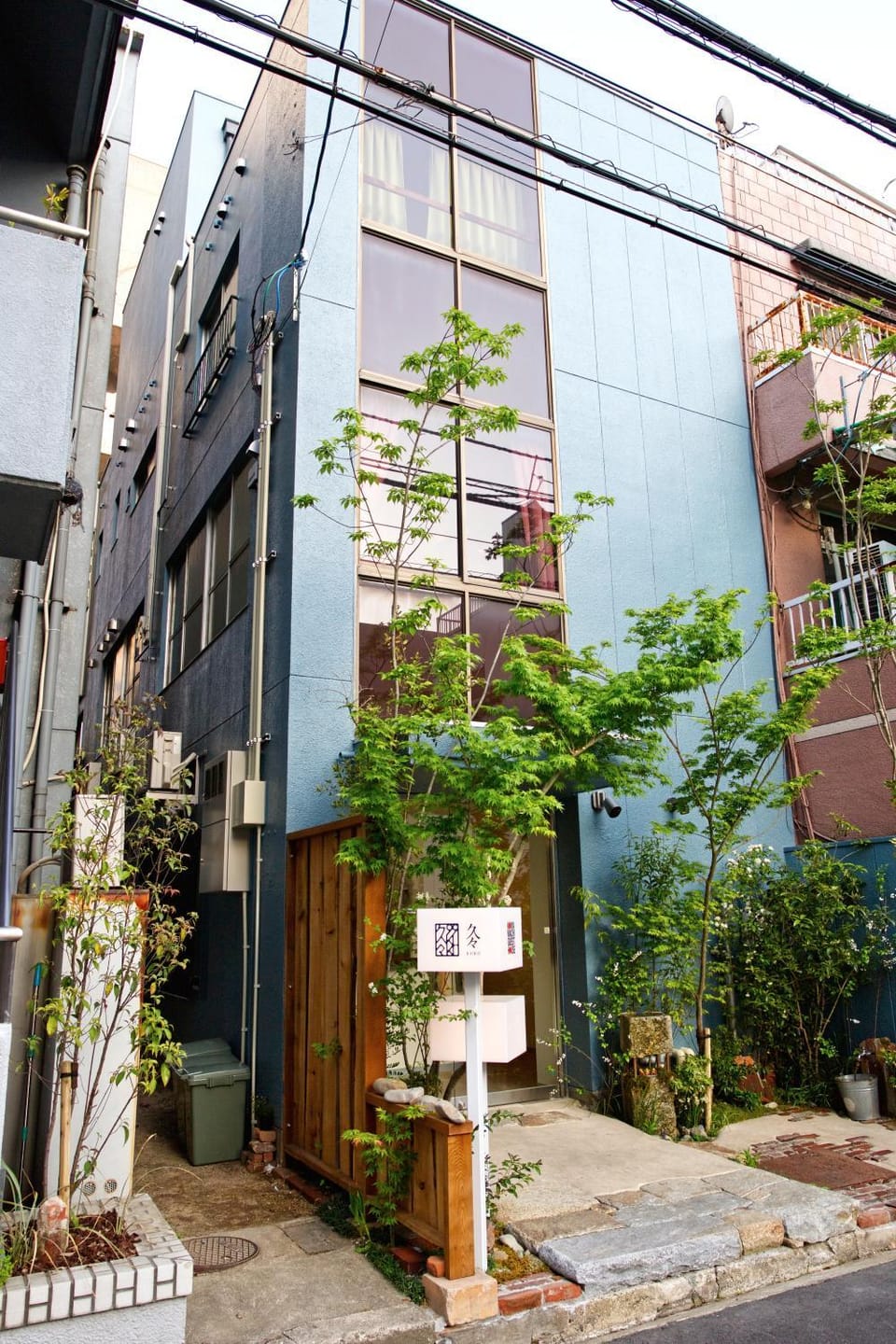 Property building, Facade/entrance, On site, Location