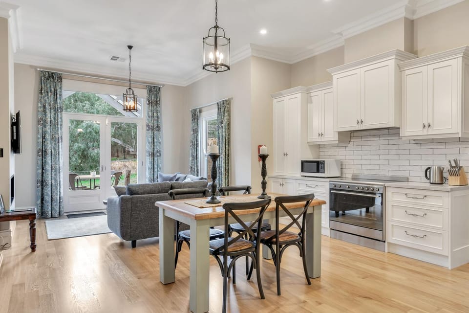 Grandview Accommodation - The Elm Tree Apartments Apartment in Mount Barker