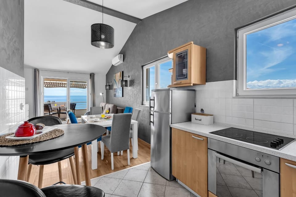Kira Sea View apartment Apartment in Makarska