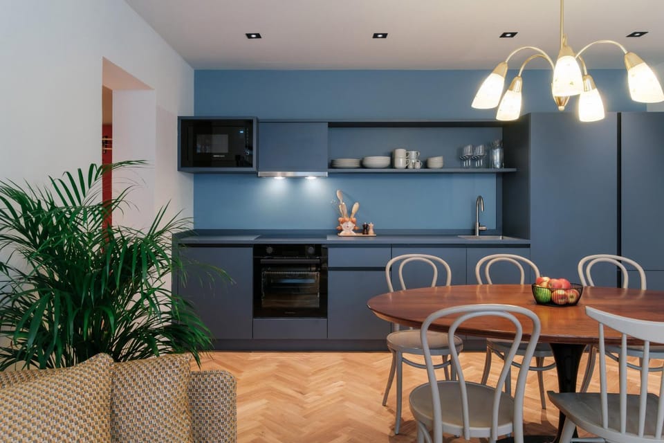 Kitchen or kitchenette, Living room, Seating area, Dining area, stove