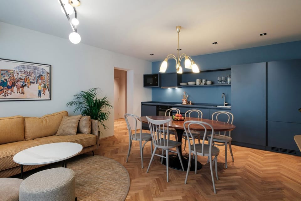 Kitchen or kitchenette, Living room, Photo of the whole room, Seating area, Dining area